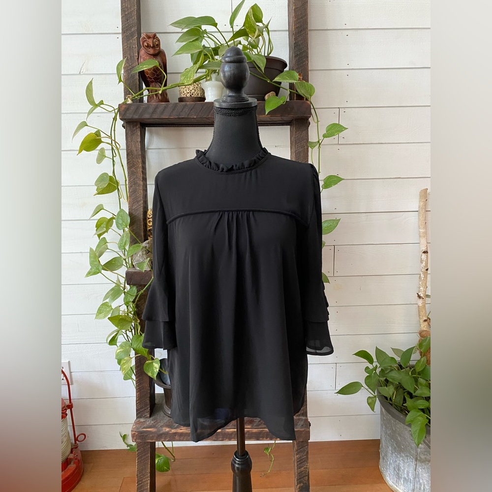 Monteau: Black Babydoll Blouse with Ruffle Collar - Picture 3 of 13